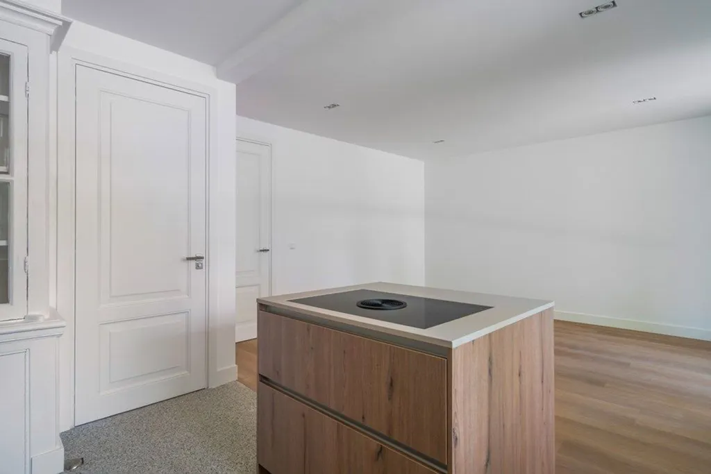 Cuisine - Renovated Apartment with Garden in The Hague