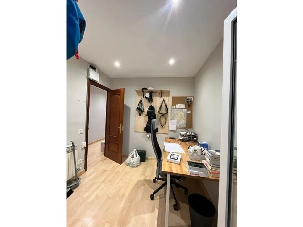 Bureau - Luxury Flat with Pool View in Gavà