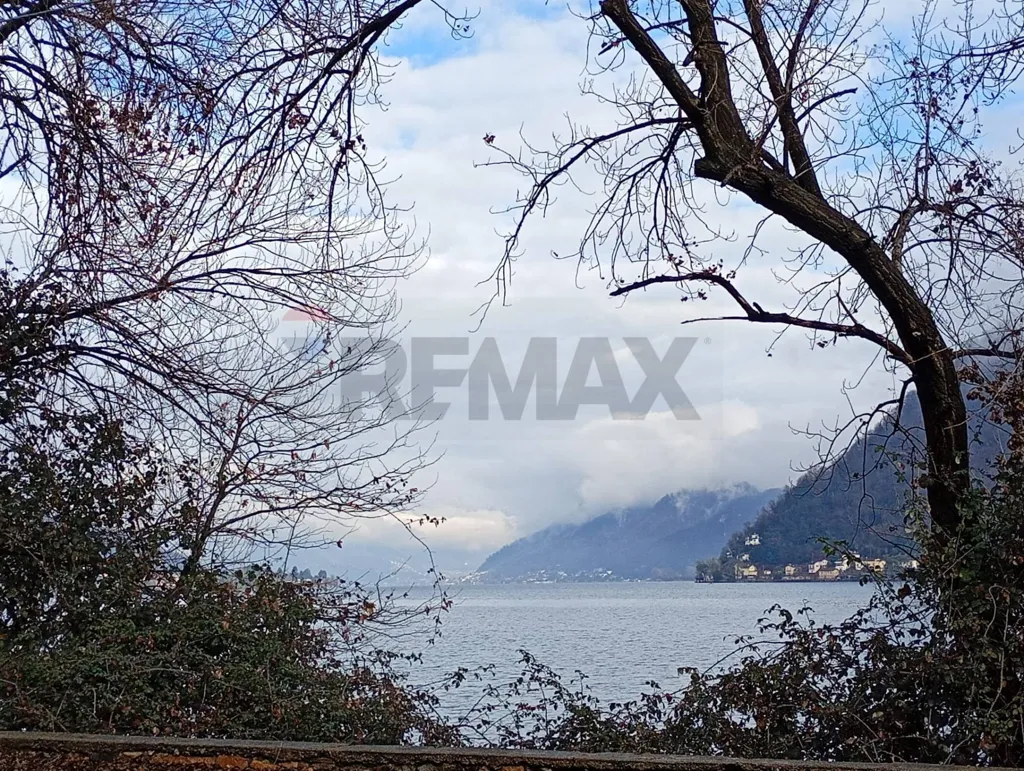 Terreno edificabile con vista lago a Porto Ceresio