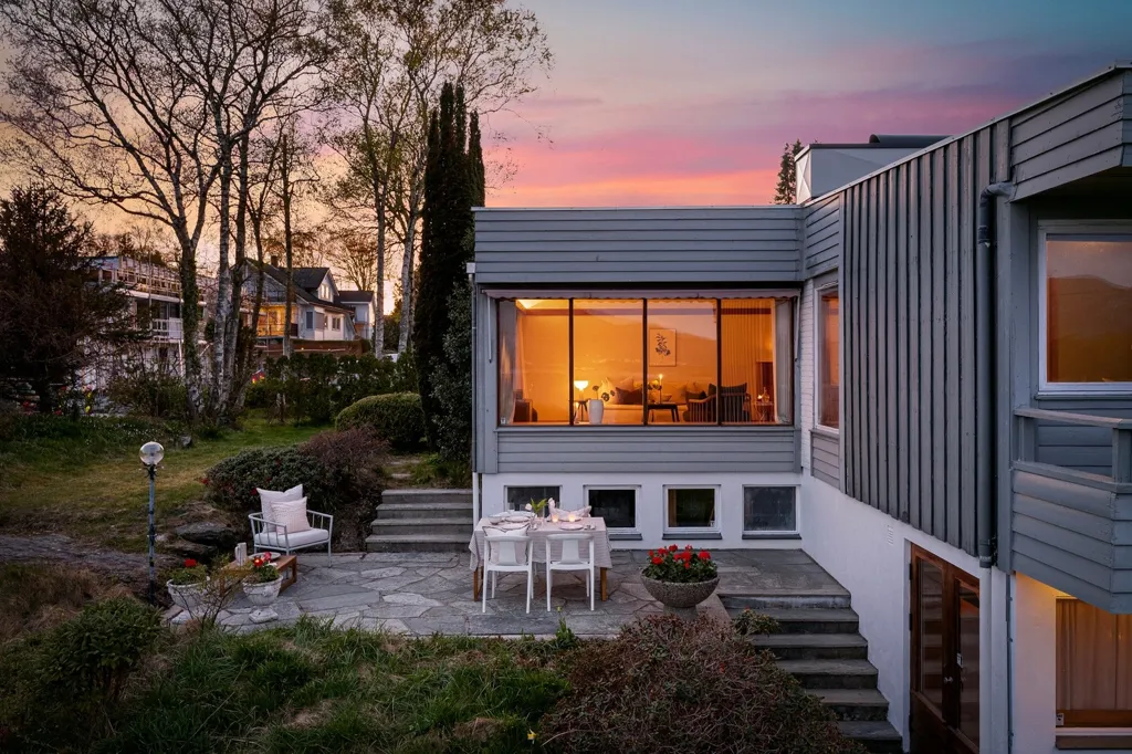 Terrasse - Architect-Designed Villa with Seafront in Boganesstraen
