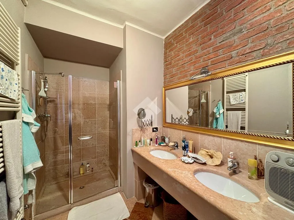 Bagni - Historic Villa with Pool in Sona
