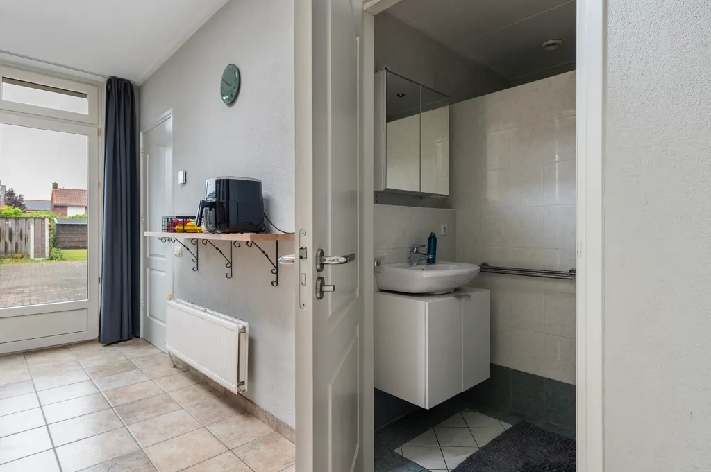 Salles de bain - Characterful House with Large Shed in Goor