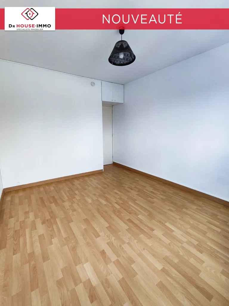 Pièces - Appartement Rénové avec Balcon à Pessac Centre