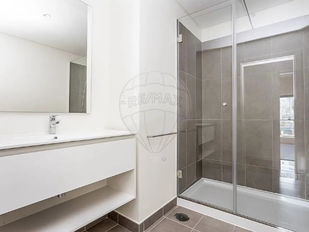 Vannitoad - New 4-Bedroom Flat with River Views in Miraflores