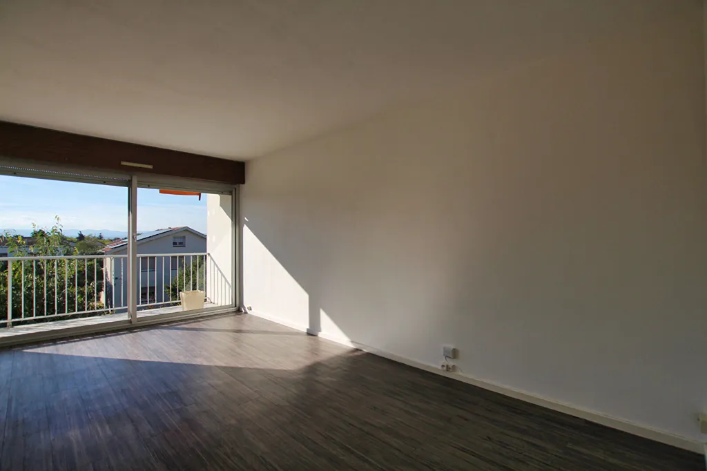 Séjour - Appartement T4 avec Balcon à Saint-Priest
