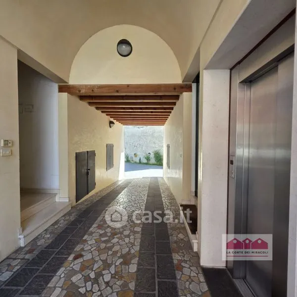 Esik - Elegant Two-Bedroom with Studio in Vicenza