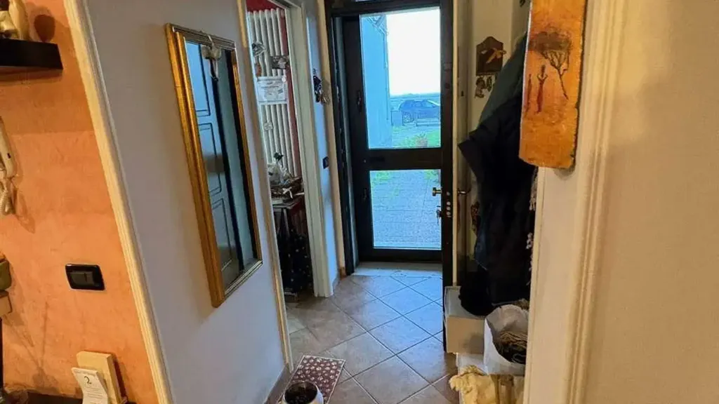 hallway_entrance