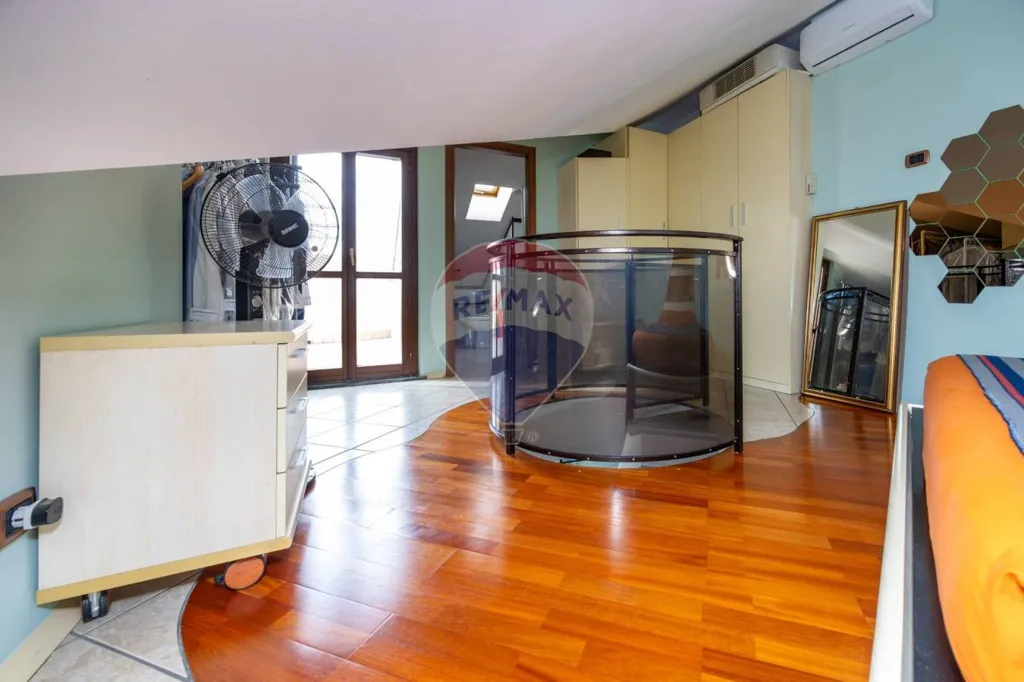 Magamistoad - Duplex Apartment with Terrace in Zelo Buon Persico