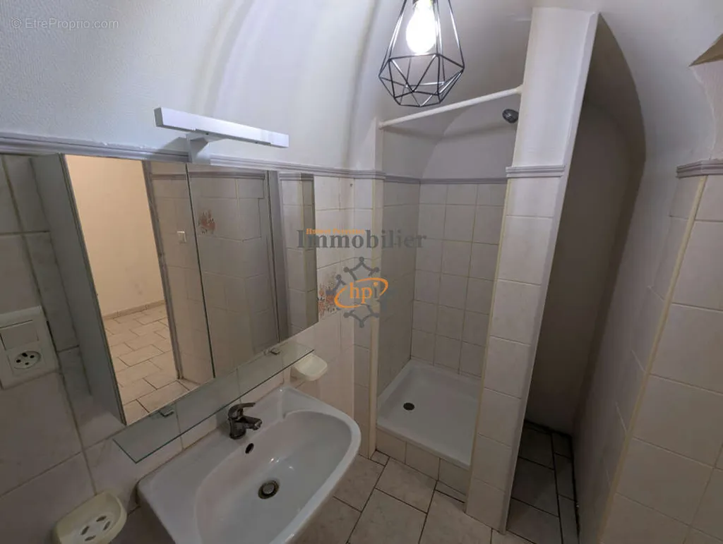 Vannitoad - Rental Property with Balcony in Saint-Affrique