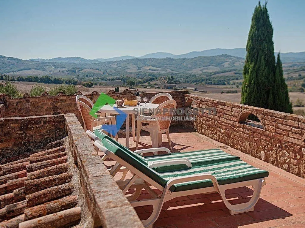 Terrazza - Rustic Casale with Pool in Casole d'Elsa