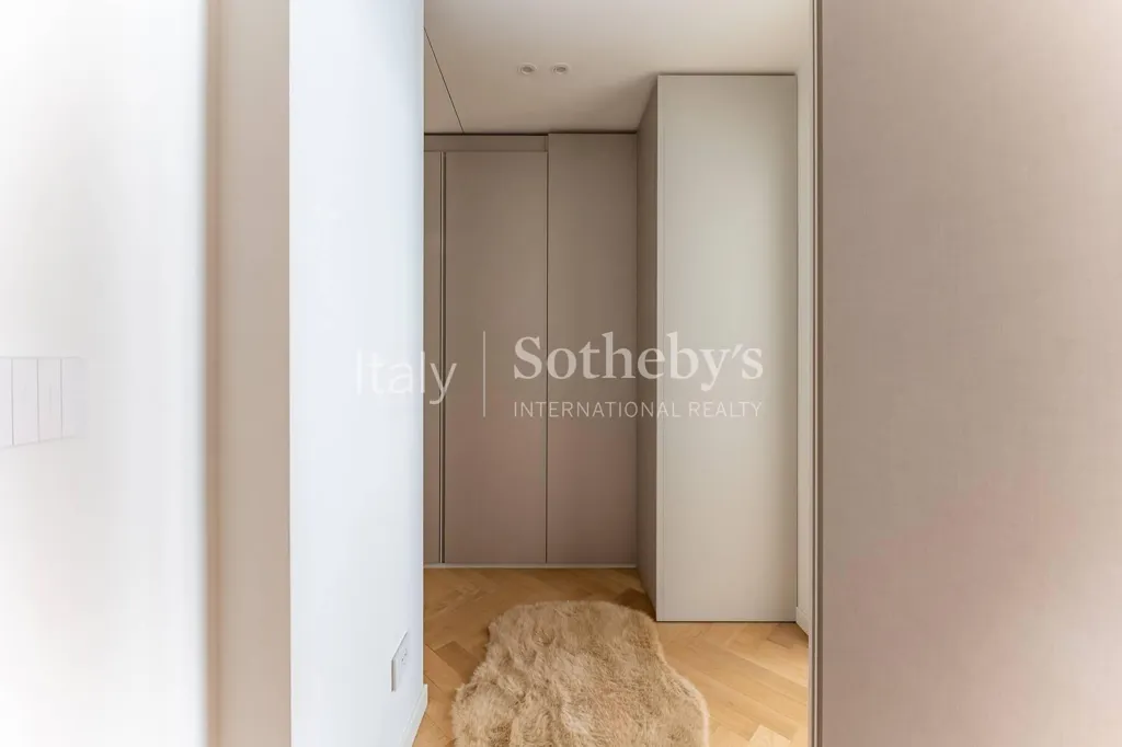 Esik - Luxury Flat with Balcony in Corso Magenta, Milan