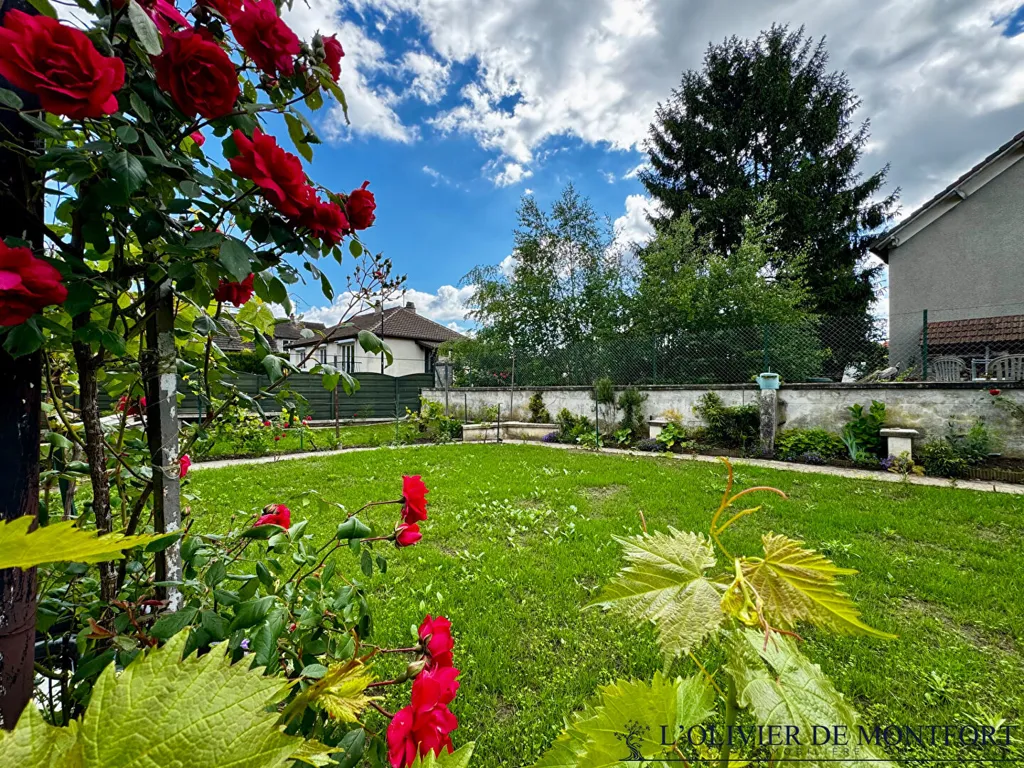 Giardino - Ancient House with Garden in Méré