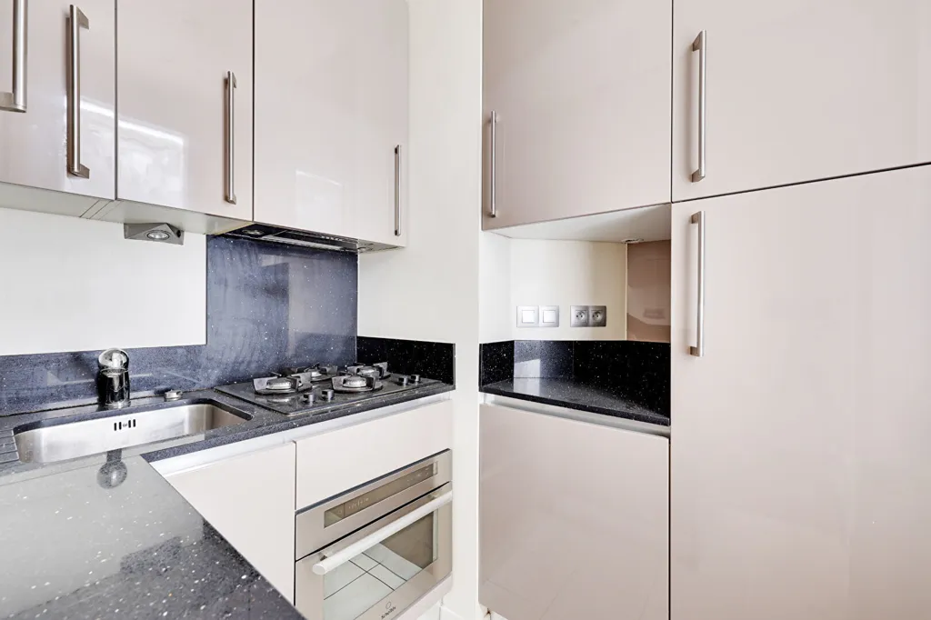 Kitchen - 3-Bedroom Parisian Flat with South-West View