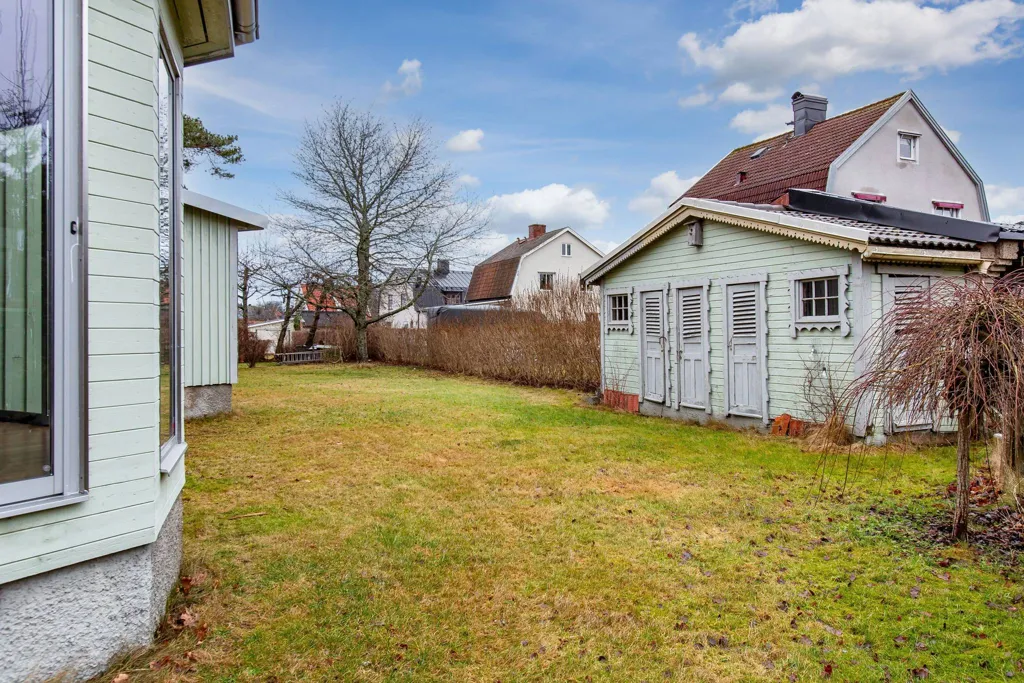 Aed - Century-Old House with Winter Garden in Jönköping