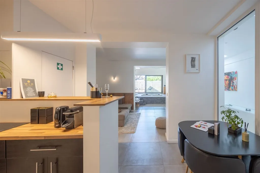 Cucina - Renovated Duplex/Triplex in Huy
