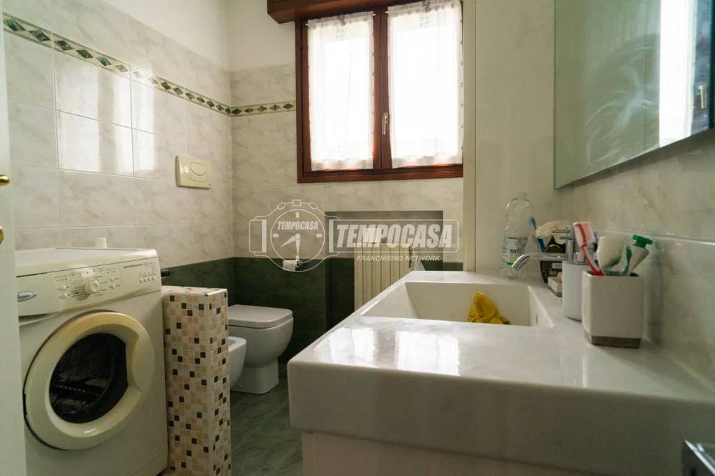 Salles de bain - Duplex Apartment with Terrace in Sassonia