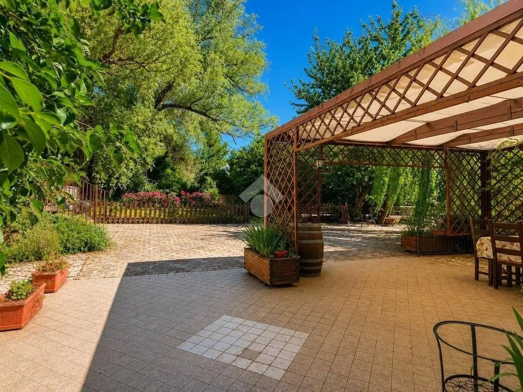 Terrazza - 6-Bedroom House with Historic Setting in L'Aquila