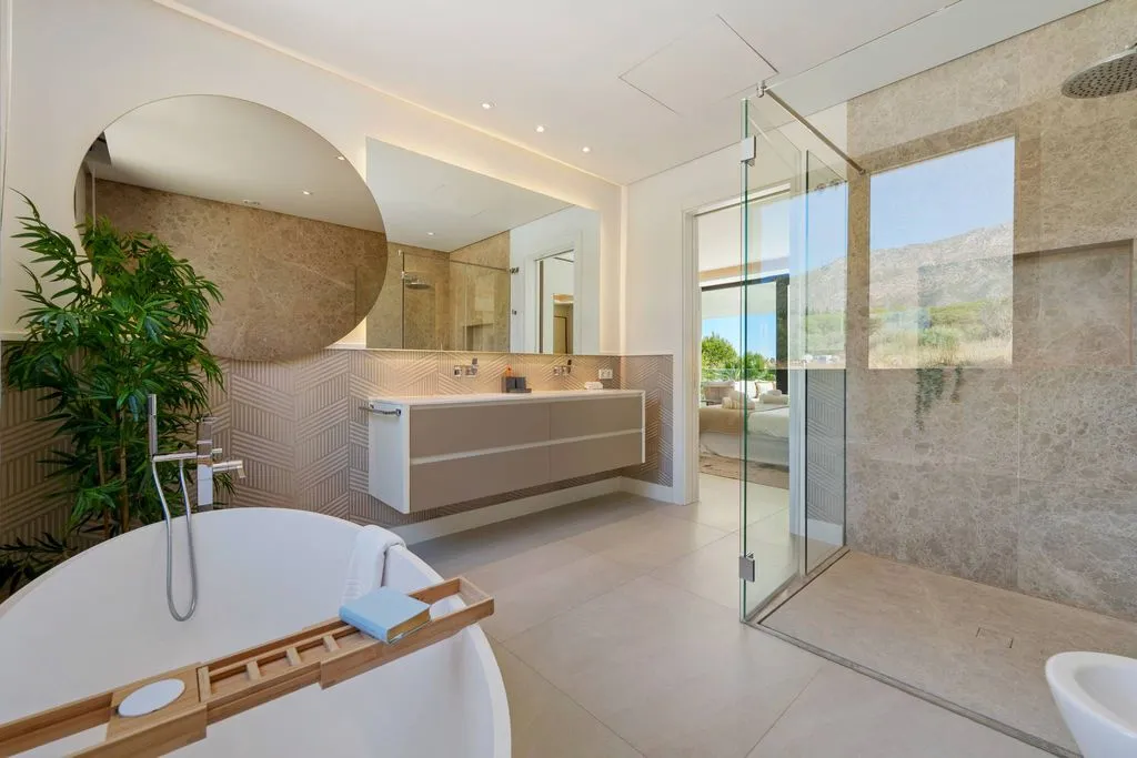 Vannitoad - Luxury Villa with Infinity Pool in Marbella