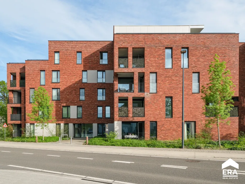 Extérieur - Appartement Moderne au RDC avec Terrasse à Genk
