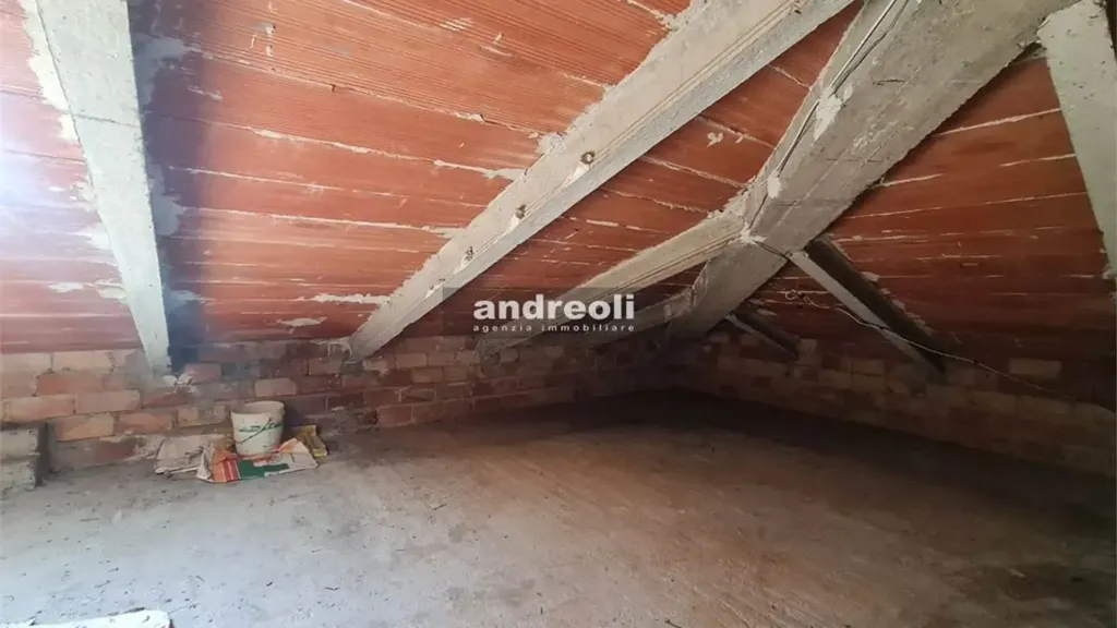 Pièces - Independent House with Courtyard in San Marcello
