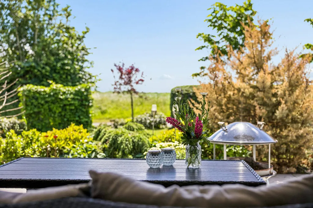 Giardino - Contemporary Villa with Garden in Svendborg
