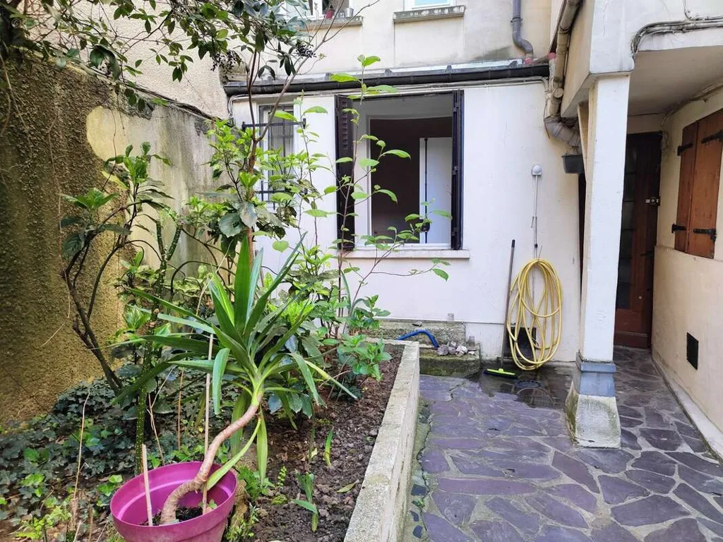 Aed - Studio Apartment with Courtyard View in Paris 14th