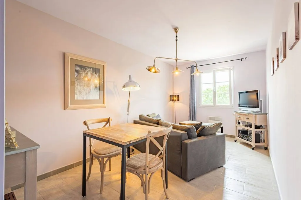 Salle à manger - Maison Luxueuse avec Vue Sud à Ménerbes