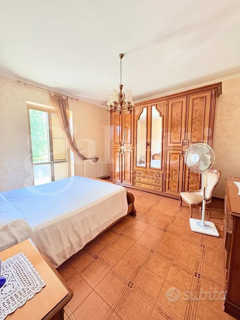 Chambres - Villa with Garden in Gavignano