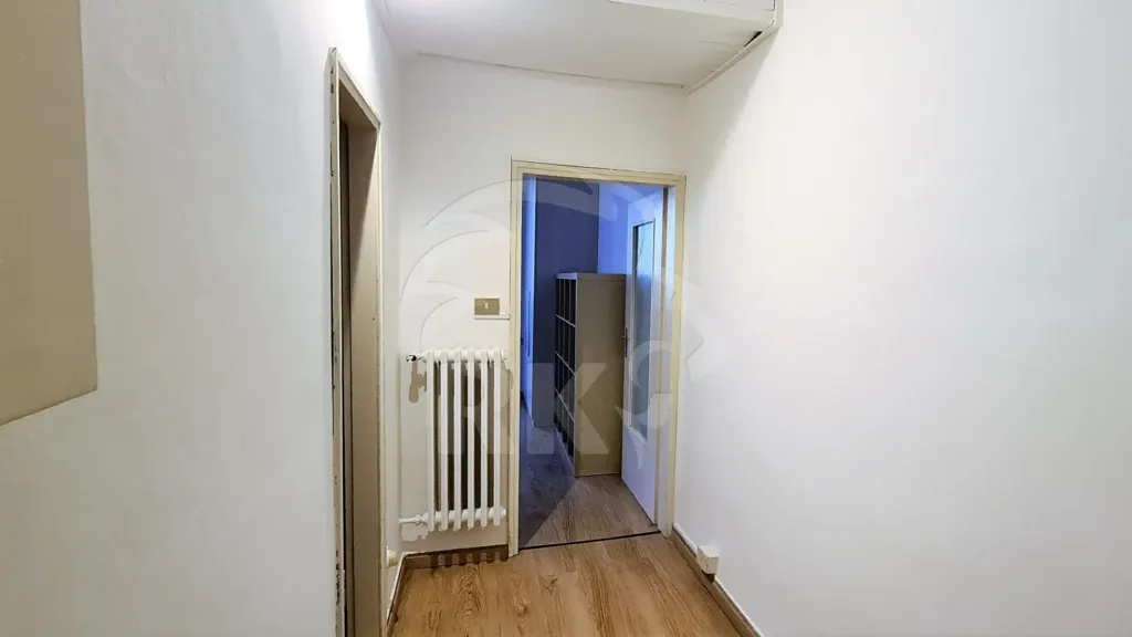 Entrée - Armed Bilocale in Bologna's Quadrilatero