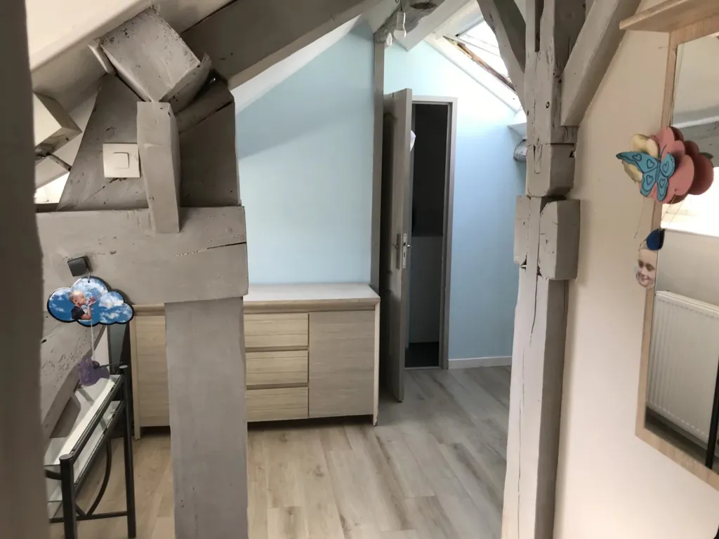 Chambres - Maison de Village avec Balcon à Sermaise