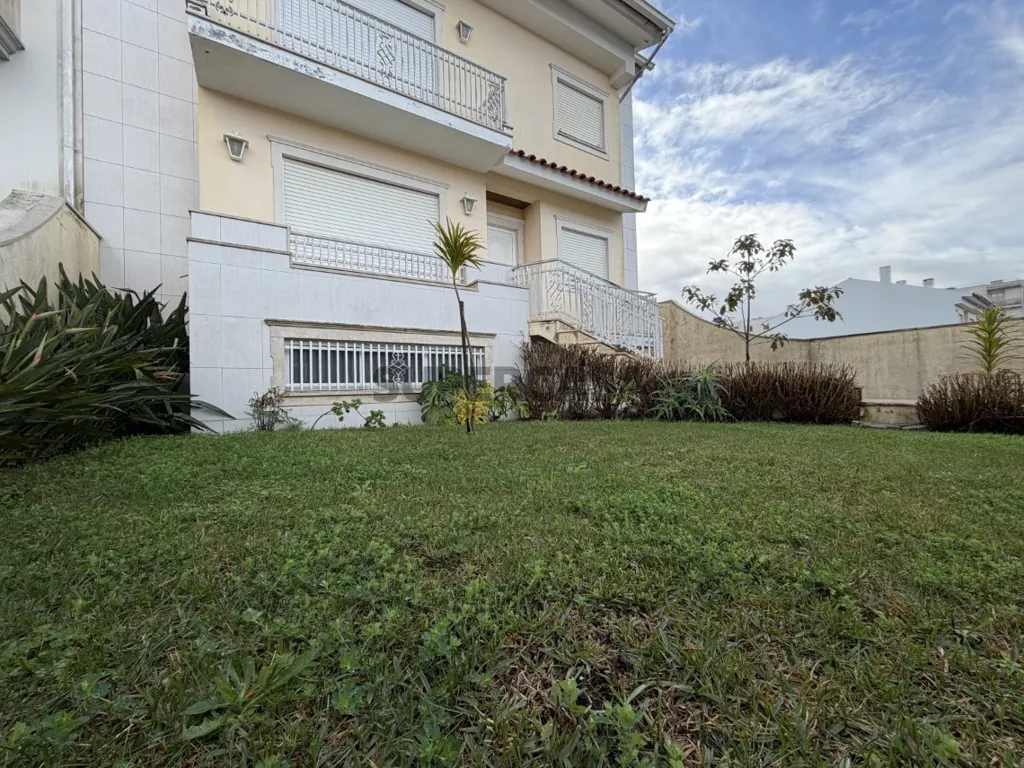 Aed - Luxury House with Private Garden in Forca, Aveiro