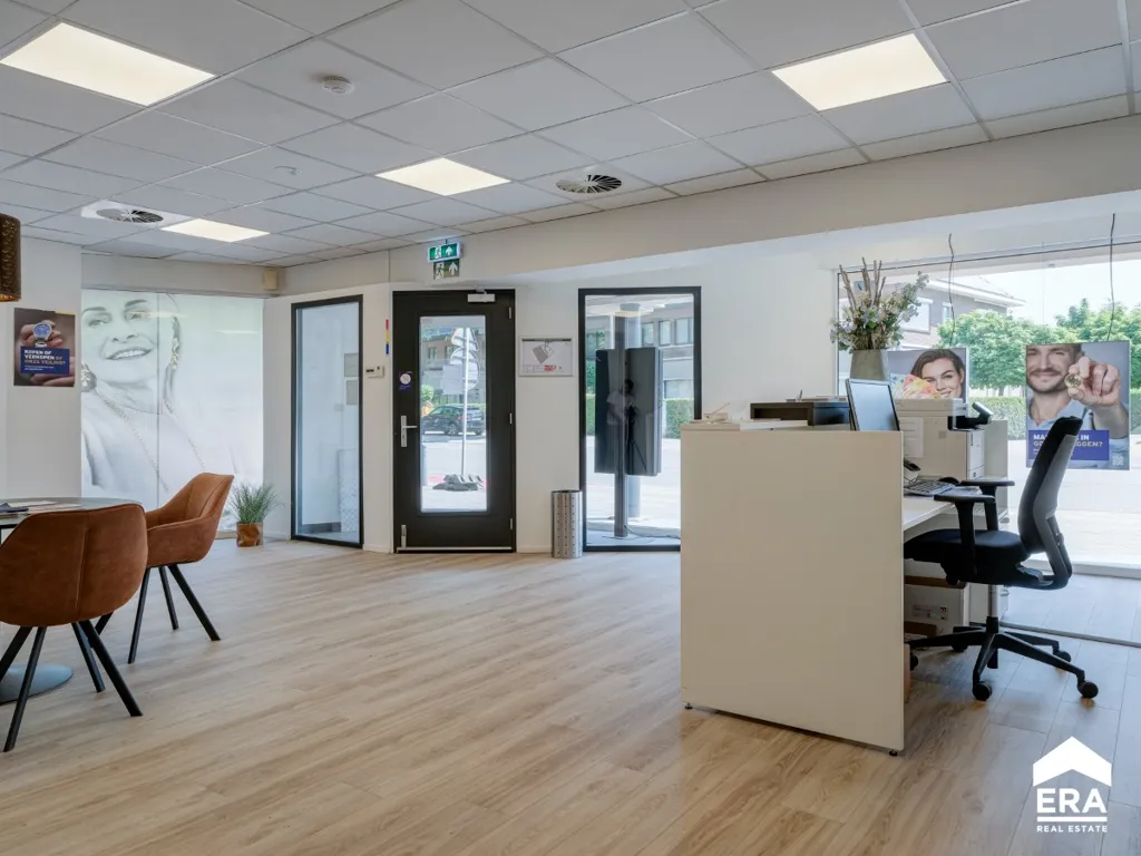 Bureau - Local Commercial à Hasselt Centre avec Vue