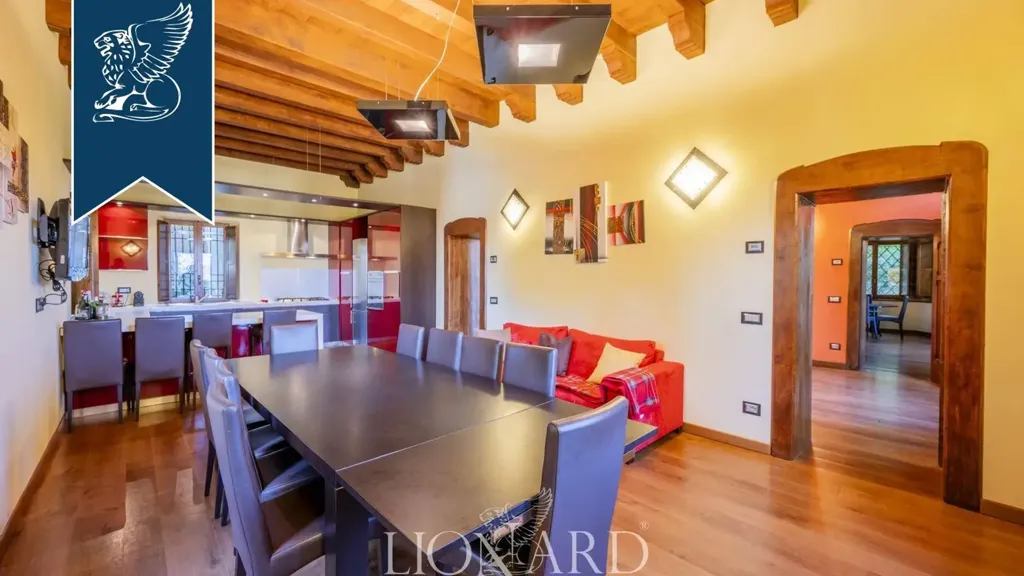 Salle à manger - Rustic Villa with Private Garden in Sestola
