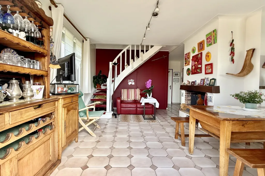 Söögituba - Duplex with Mountain View in Anglet 5 Cantons