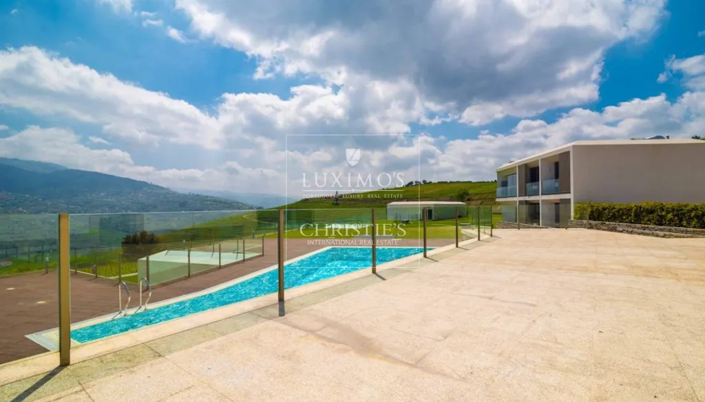 Bassein - 5-Star Quinta with Vineyard Views in Douro Valley