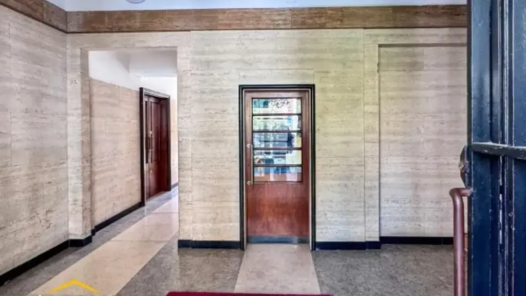 hallway_entrance