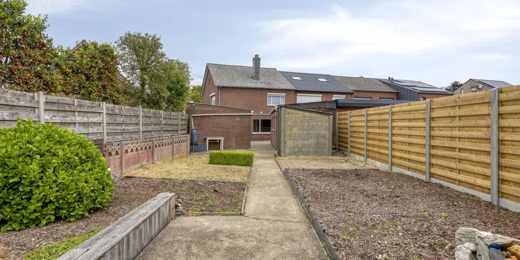 Aed - Family Home with Potential in Hechtel