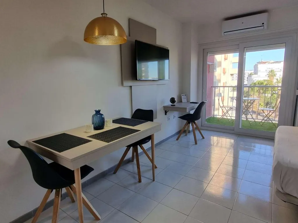 Salle à manger - Refurbished Studio with Sea View in Benalmádena