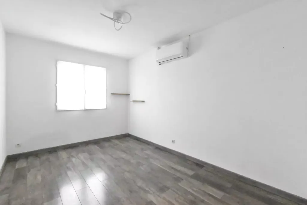 Toad - Property with Garden and Balcony in Central Location