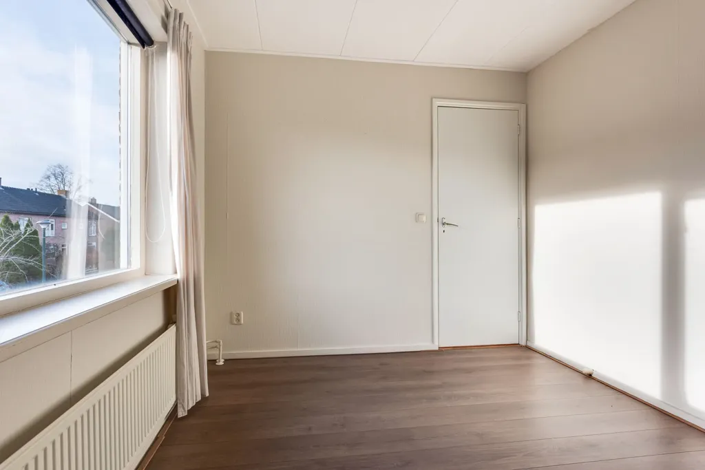 Toad - Spacious Renovated Semi-Detached House in Heiloo