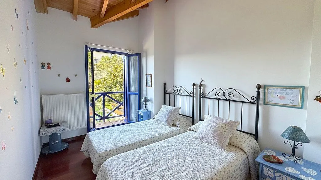 Magamistoad - Terraced House with Pool in Comillas
