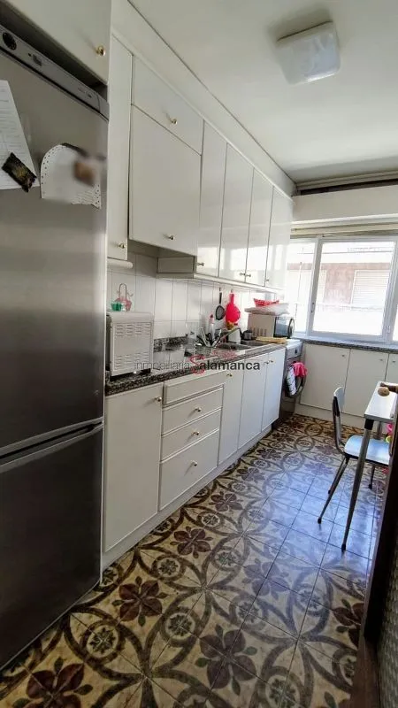 Cuisine - 3-Bedroom Furnished Flat near Puerta de Zamora