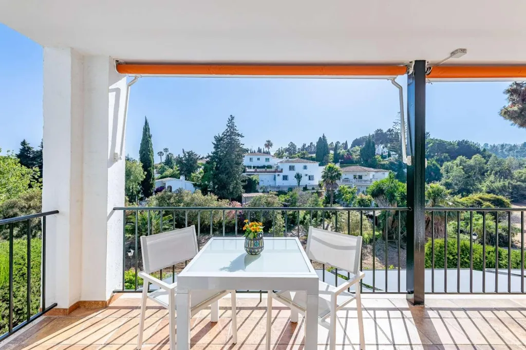 Balcone - Seafront Apartment with Terrace in Chaparral, Mijas