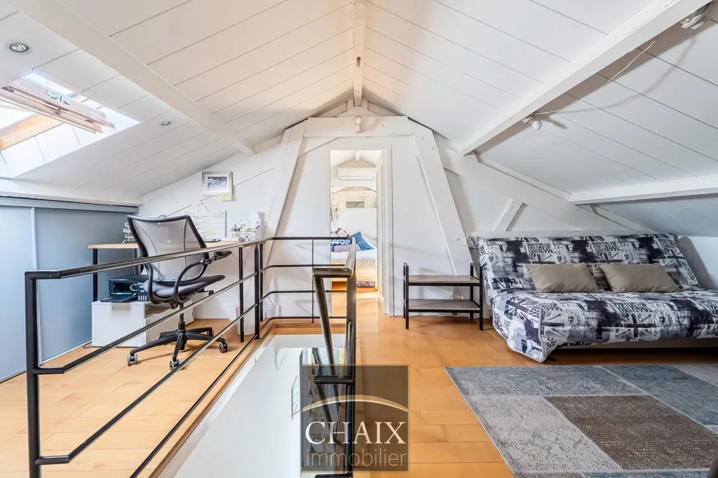 Toad - Duplex Villa with South-Facing Balcony in City Centre