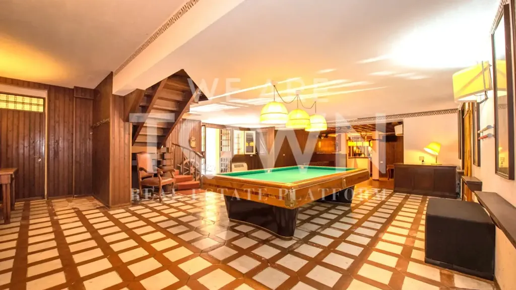 Pièces - Luxury Villa with Pool in Cairate, Lombardy
