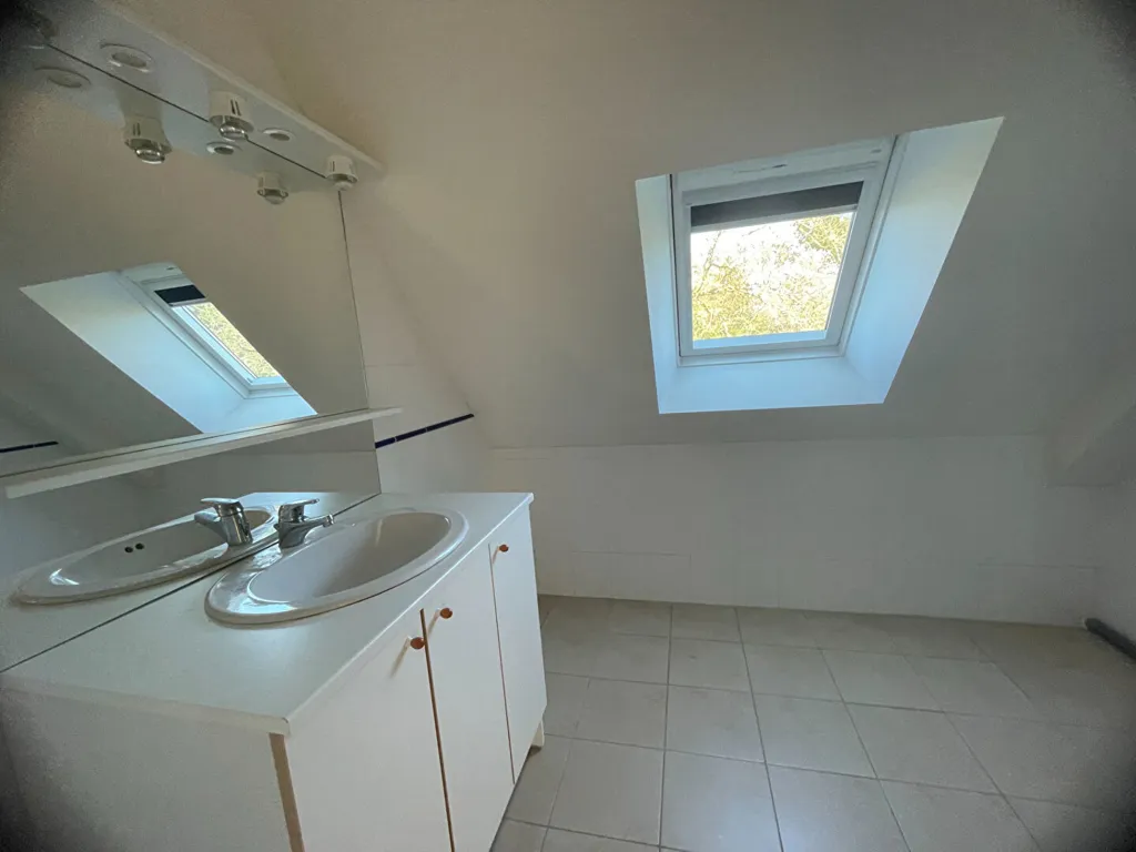 Bagni - House with Veranda in Yzeures-sur-Creuse