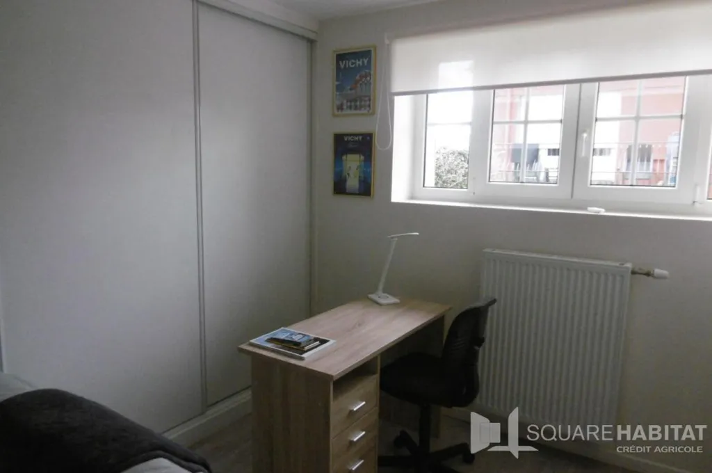 Chambres - Appartement Meublé Rez-de-Chaussée à Vichy