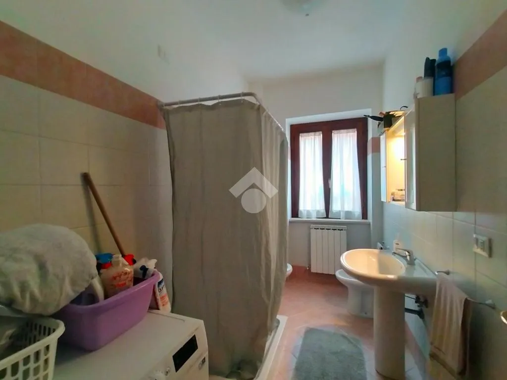 Salles de bain - Rustic Cielo/Terra with Garage in Capodacqua
