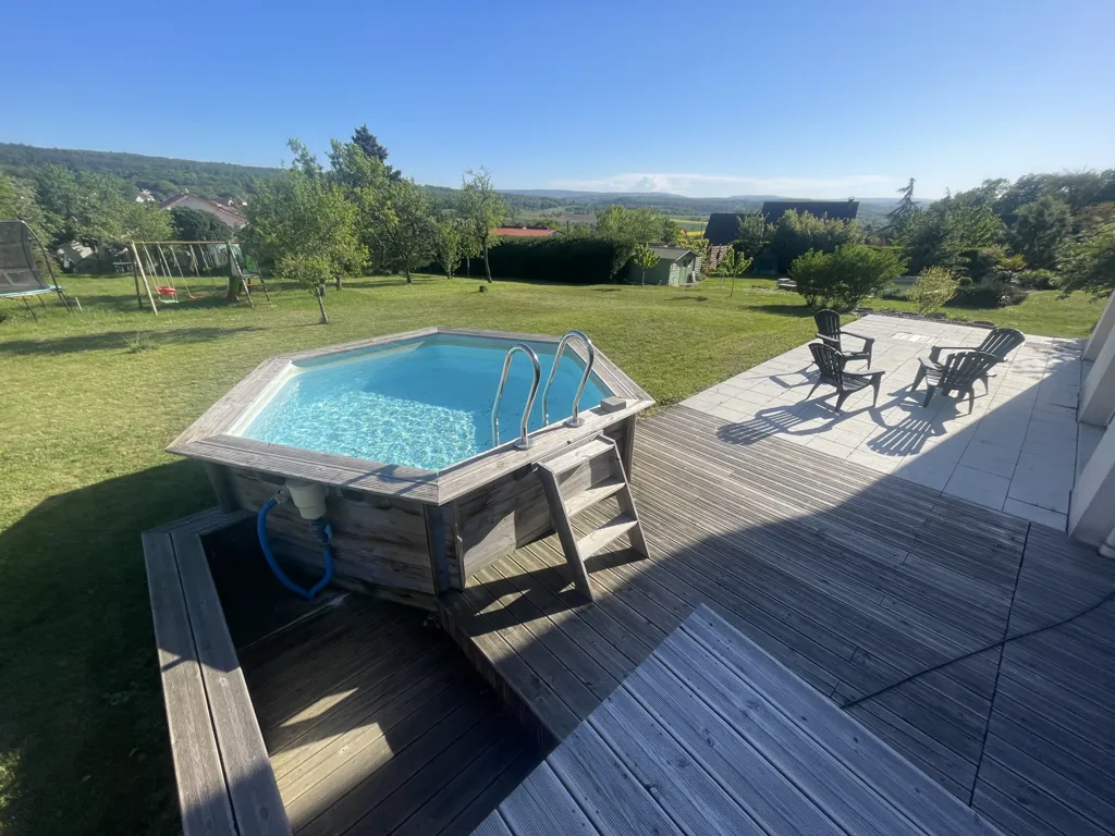 Piscine - Maison avec Piscine et Vue sur Doubs