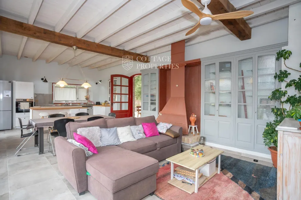 Séjour - Sustainable Farmhouse with Panoramic Views in Pla de l'Estany
